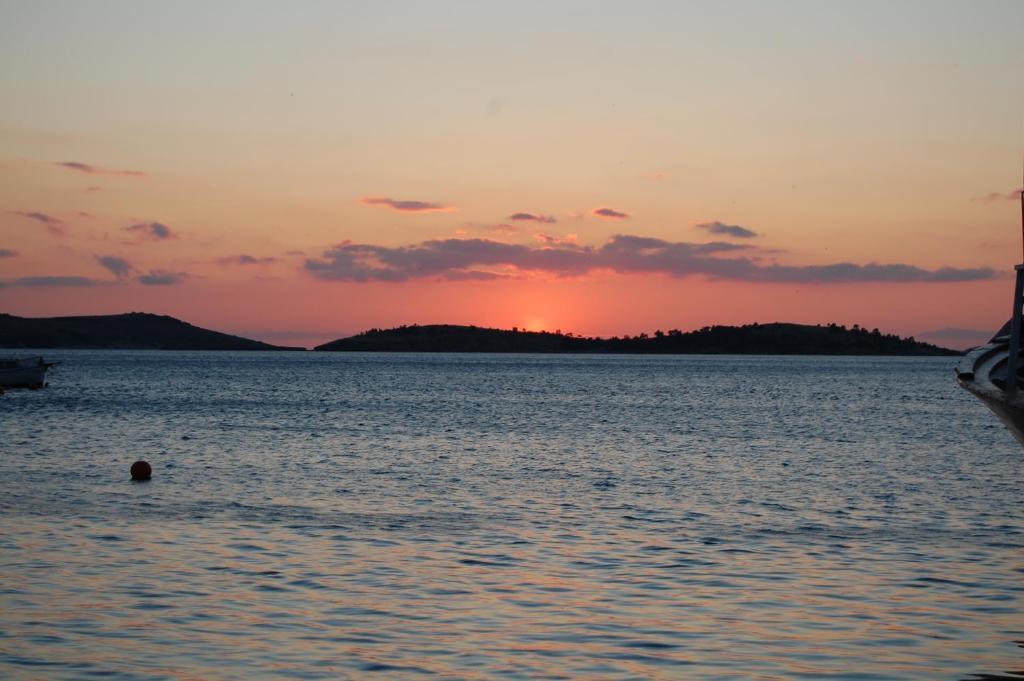 Villa Dedem Hotel Foça Bagian luar foto